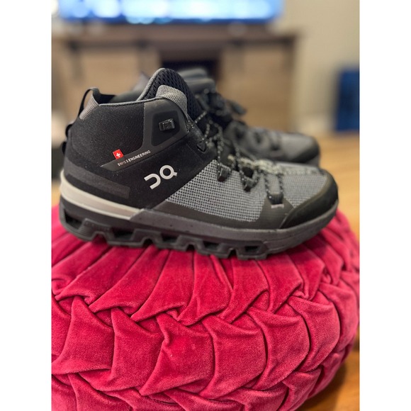 On Cloudventure Waterproof Hiking Boots - Women's - Black Gray Size 6 - Picture 2 of 6